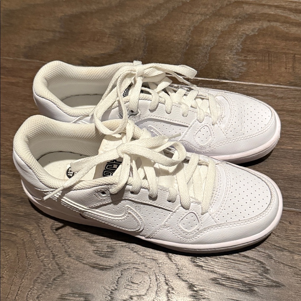Nike Son of Force White Lace-Up Sneakers size 6.5